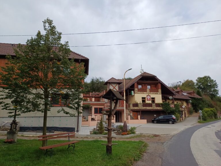Steak Bar a ubytování Na Číhátku