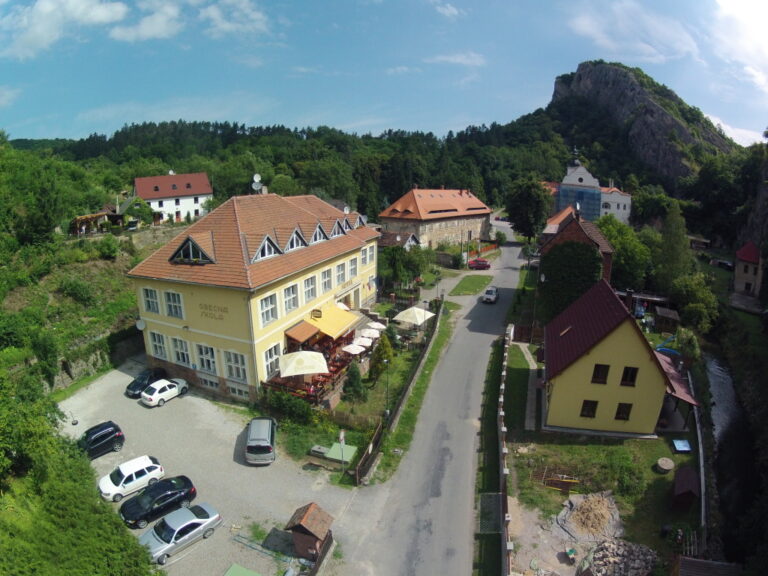Hotel Obecná škola